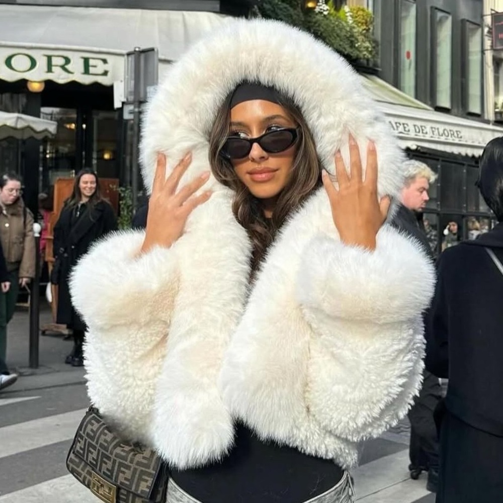 Fashion Cream Cropped Teddy Jacket with Front Hook Closure and Faux Fur Trim!!